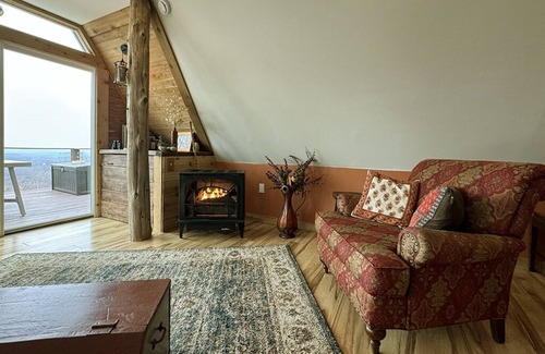 Stanton Cabin | Eden Cabin - NEW HOT TUB
