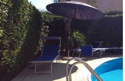Torre Annunziata Villa | "Eden Holiday House Pompeii" Private Pool & Garden. Apartment 2