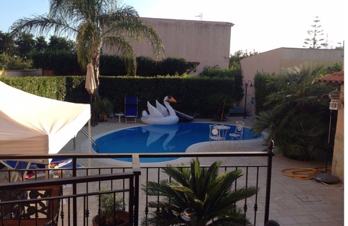 Torre Annunziata Villa | "Eden Holiday House Pompeii" Private Pool & Garden. Apartment 2