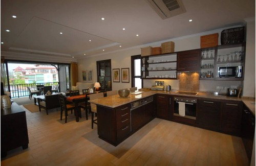 Mahe Island Apartment | EDEN ISLAND APARTMENT, Beach 90 metres away, golf car, kayaks, 1st floor