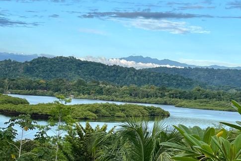 Tierra Oscura Bed & Breakfast | Eden Jungle Lodge