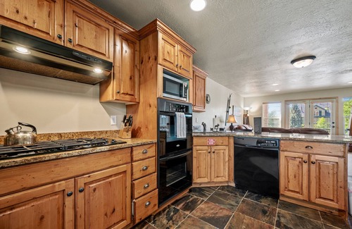 Wolf Creek Condo | Eden Mtn Retreat MH207| Mtn Views | Hot Tub | Pool