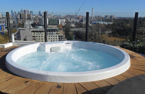 Abbotsford Apartment | Eden on the River Apartment, Pool