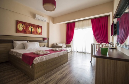 Turunc Hotel | Eden Pyara Hotel is entertain guests in a warm family atmosphere in Turunc