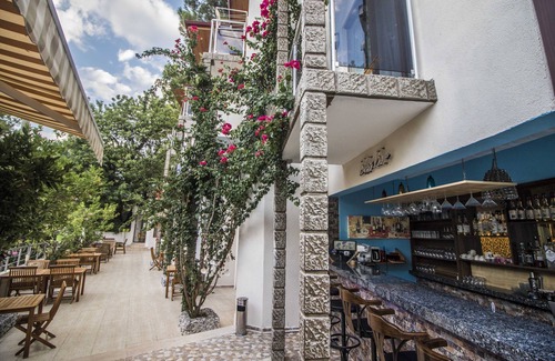 Turunc Hotel | Eden Pyara Hotel is entertain guests in a warm family atmosphere in Turunc