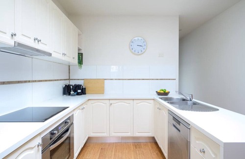 Fitzroy North Apartment | Eden-Stay like locals in Fitzroy North