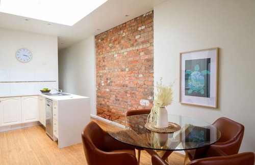 Fitzroy North Apartment | Eden-Stay like locals in Fitzroy North