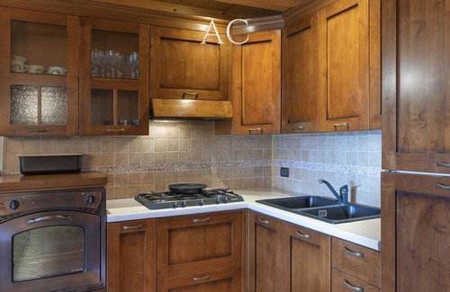 Monno Apartment | Eden View - Two Bedroom Apartment, Sleeps 6