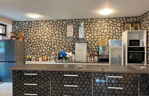 Adunati House | Eden Villa