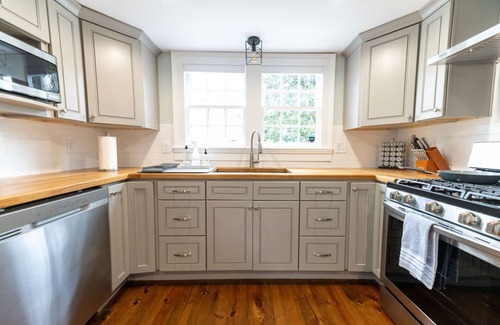 Edenton House | Edenton Historic District, Walk Downtown, Dogs Welcome, Fenced Yard!