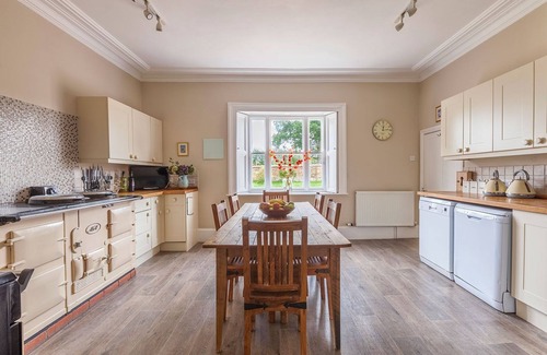 Walsingham Cottage | Edgar Farmhouse - sleeps 20 guests in 8 bedrooms