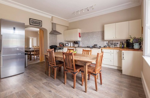 Walsingham Cottage | Edgar Farmhouse - sleeps 20 guests in 8 bedrooms