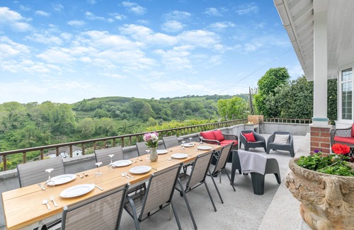 Pentewan House | Edgehill - Four Bedroom House, Sleeps 7