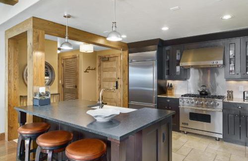 Steamboat Springs Apartment | Edgemont 2603 - Luxury Ski-in Ski-out Condo
