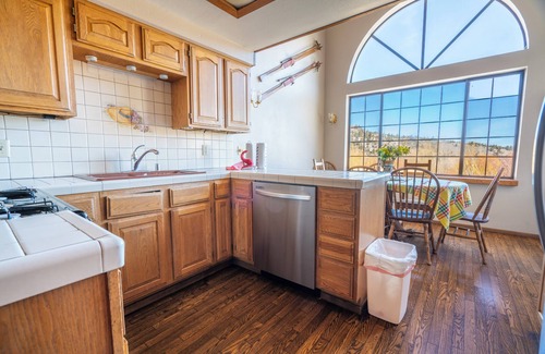 June Lake Condo | Edgewater #1 , June Lake View! Lower unit