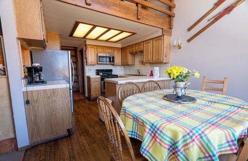 June Lake Condo | Edgewater #1 , June Lake View! Lower unit