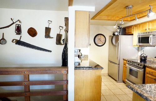 June Lake Condo | Edgewater 18- June Lake, Walk to the village!
