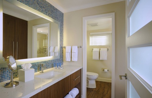 Moorings Hotel | Edgewater Beach Hotel