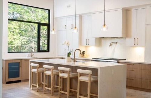 Gravenhurst Cottage | Edgewater Chalet, Silver Lake