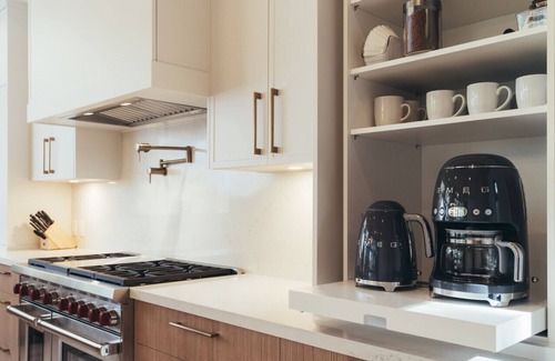 Gravenhurst Cottage | Edgewater Chalet, Silver Lake