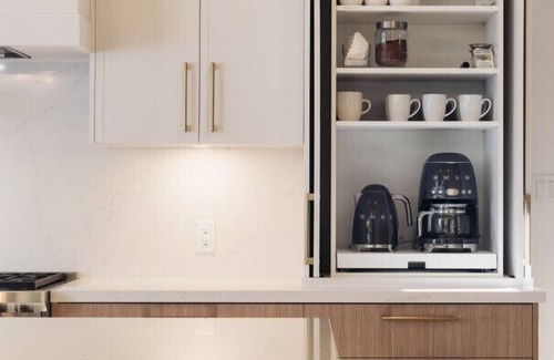 Gravenhurst Cottage | Edgewater Chalet, Silver Lake