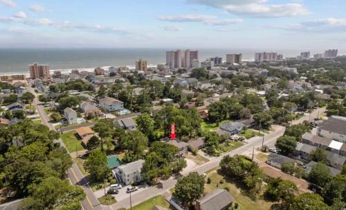 Almont House | Edgewater Escape