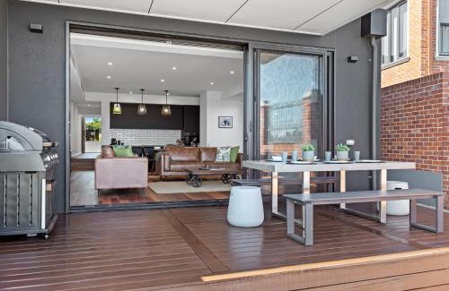 Yarrawonga House | Edgewater on Irvine