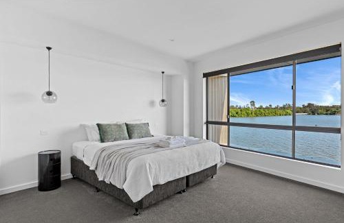 Yarrawonga House | Edgewater on Irvine