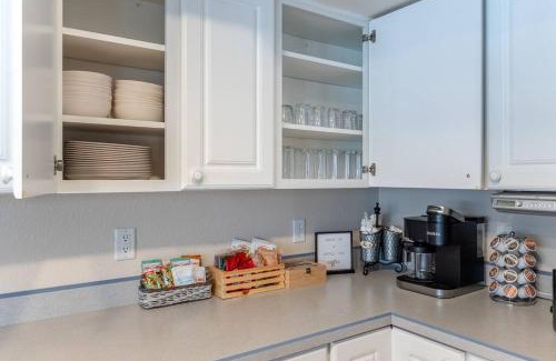 Moses Lake House | Edgewater Paradise HotTub Private Dock & Game Room