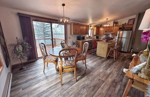 Phillips House | Edgewater Retreat | 2 Bed, 2 Bath