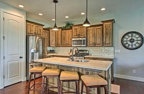 Ogden House | Edgewater Townhome about 7 Mi to Snowbasin Resort