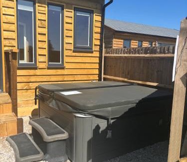 Derbyshire Cabin | Edgmond Lodges - 1 & 2 Bed Luxury Log Cabins with Private Hot Tubs Derbyshire