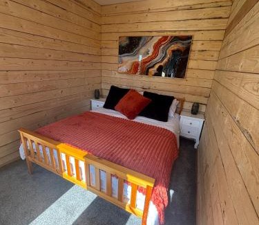 Derbyshire Cabin | Edgmond Lodges - 1 & 2 Bed Luxury Log Cabins with Private Hot Tubs Derbyshire