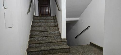 Maringa Apartment | Edificio Italia - 3 quartos - 2 banheiros - 1 garagem coberta - Taxa Para Hospedes Com Pets