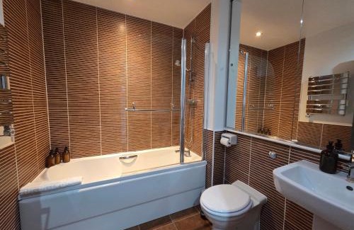 Newhaven Apartment | Edinburgh City Sea View Harbour Apartment