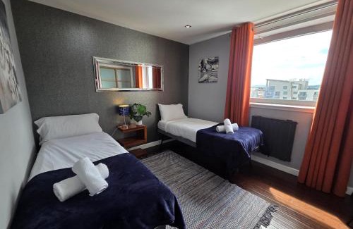 Newhaven Apartment | Edinburgh City Sea View Harbour Apartment