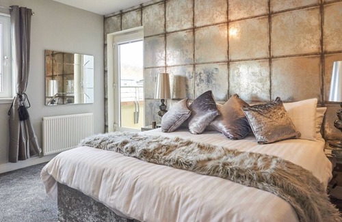 Ellemford Villa | Edinburgh Hill Penthouse
