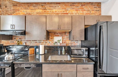 Ypsilanti Apartment | Edison Place: Premier Industrial Modern Downtown 1 BR Loft