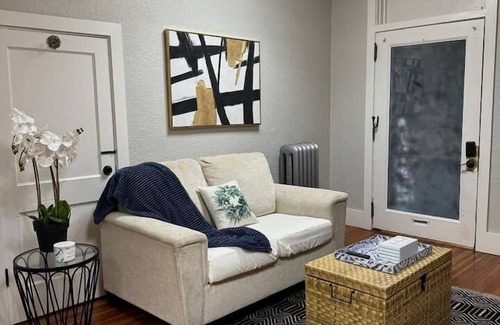 Pueblo Apartment | Edit The Lofts on Colorado, 114A