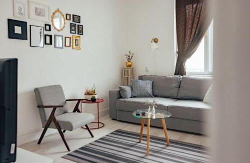 Zrenjanin Apartment | Edith Piaf