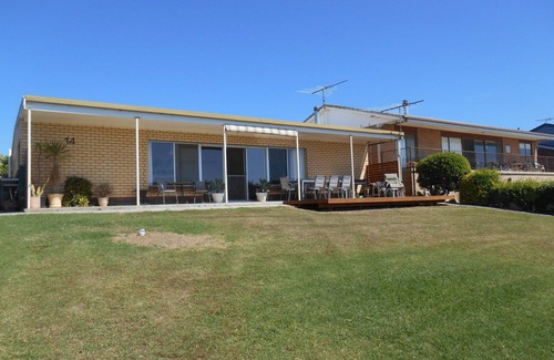 Para Wurlie House | Edith's Magnificent Views Dog friendly Off Peak Special!