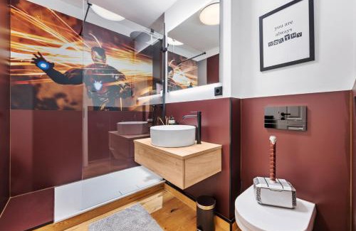 Schloßchemnitz Apartment | EDLER WOHNRAUM Disney Marvel Studio mit Balkon, Boxspringbett, Kaffeevollautomat, Lift & Parkplatz
