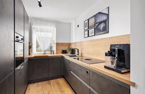 Schloßchemnitz Apartment | EDLER WOHNRAUM Luxuriöses Apartment mit Balkon, Boxspringbett, Kaffeevollautomat, Lift & Parkplatz