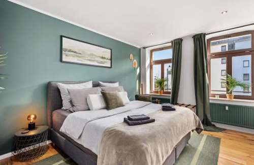 Zentrum Apartment | EDLER WOHNRAUM Schloßteich-Suite 3 SZ mit zwei Balkonen, Kaffeevollautomat, Kamin, Klima, Lift & zwei Parkplätzen
