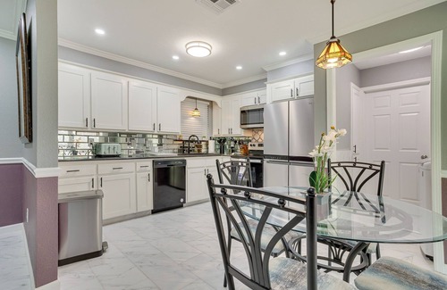 Edmond House | Edmond Home Near Colleges, Lakes, & Shopping!