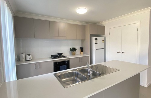 Edmondson Park House | Edmondson Park 4BrHouse/Parking/Ed Square