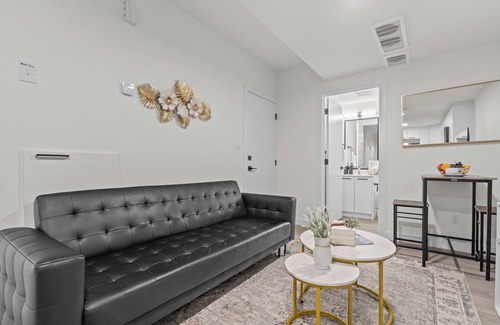 Old Strathcona House | Edmonton Whyte Ave Private Basement Suite 😍 Sleeps 4!