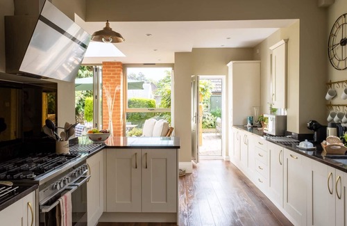 New Forest District Cottage | Edwardian gem blends old-fashioned charm & 21st Century creature comforts