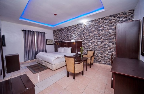 Uyo Hotel | EEMJM Hotels and Suites Limited