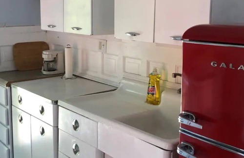 Logansport Apartment | Efficiency apt/1950's kitchen/huge tiled shower